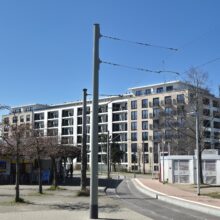 Als spezieller Abspannmast ist ein Fahrleitungsmast häufig im Bereich von Straßenbahnen im Einsatz.